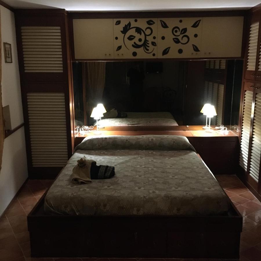 Casuzza Casa Vacanze Palermo Bagian luar foto
