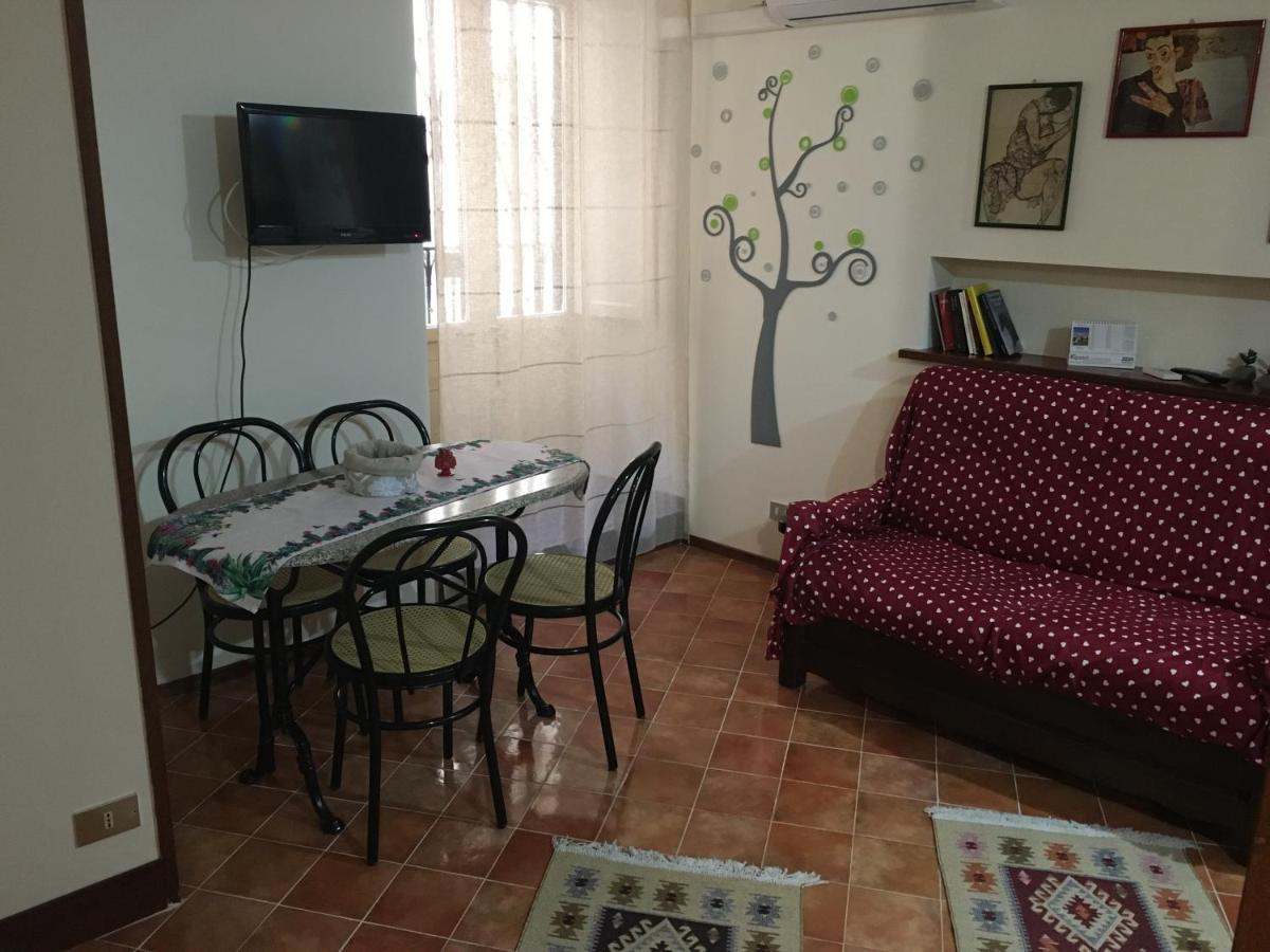 Casuzza Casa Vacanze Palermo Bagian luar foto
