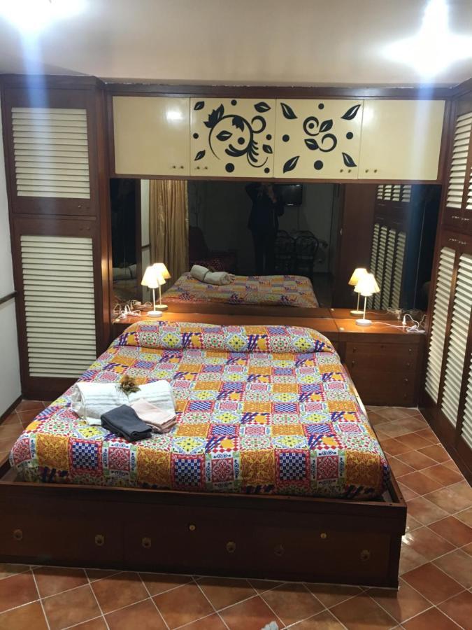 Casuzza Casa Vacanze Palermo Bagian luar foto